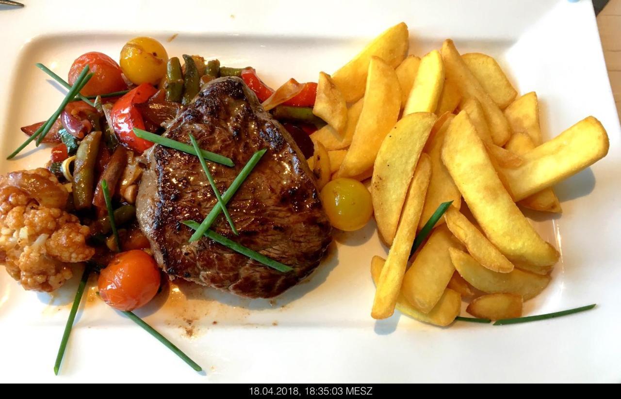 Utersum Gasthaus Knudsen מראה חיצוני תמונה